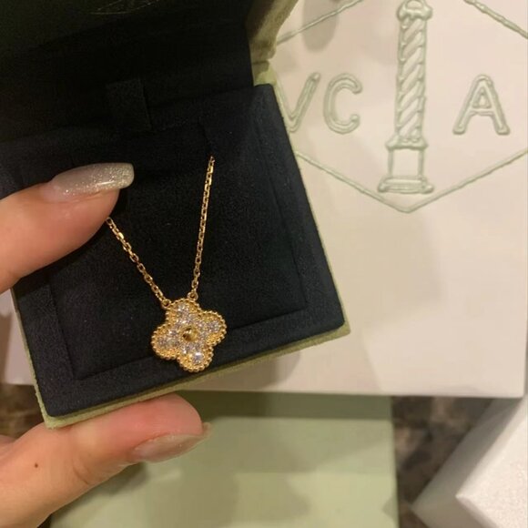 💎🌈Authentic💎🌈Van Cleef & Arpels Necklace💎🌈 - Picture 7 of 8